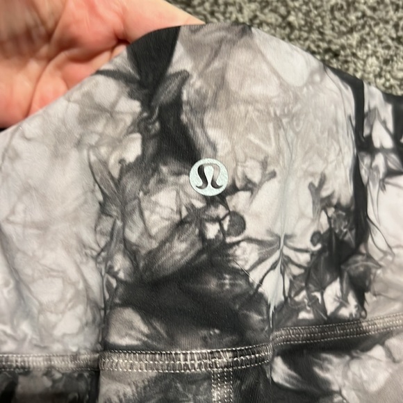 Lululemon tye dye leggings - Picture 3 of 4